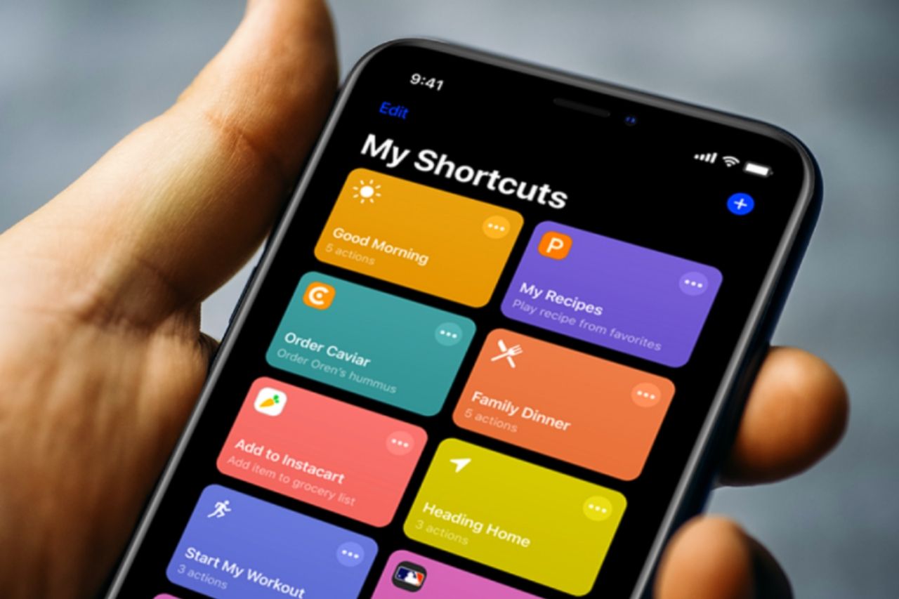 The Best Siri Shortcuts For WhatsApp